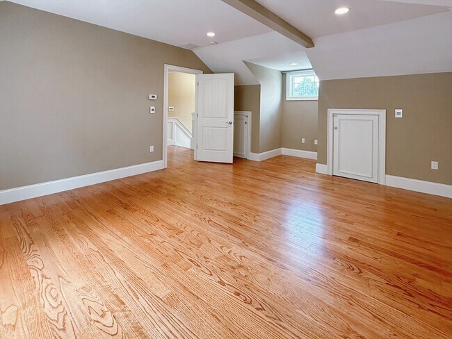 Building Photo - 62 Country Club Ln