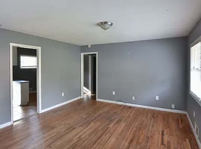 Building Photo - 3 bed 2 bath in Decatur!