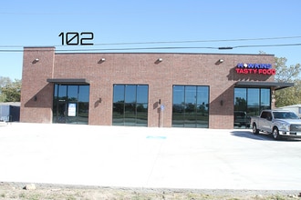 Building Photo - 108 Jim Wright Fwy