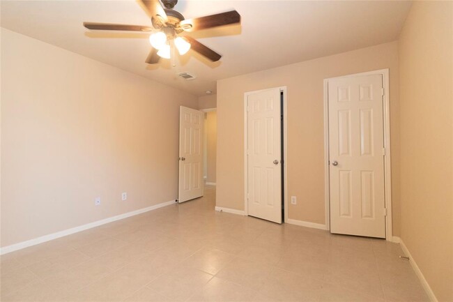 Building Photo - 2202 Crossmill Ln