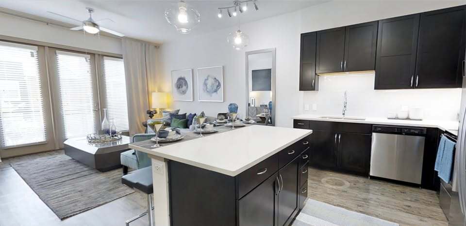 Building Photo - 5005 Galleria Dr