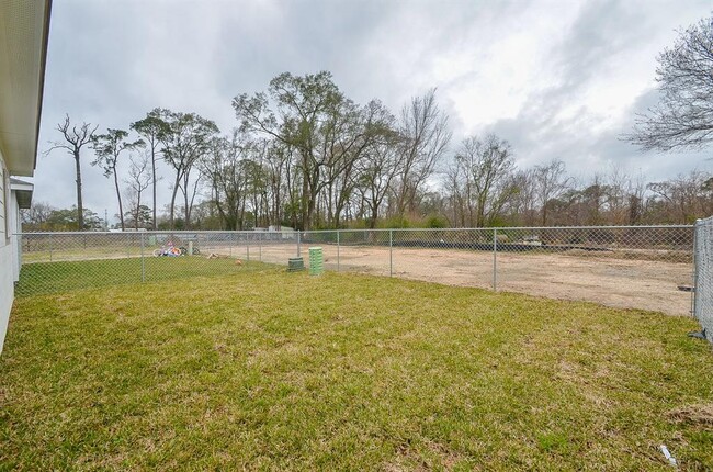 Building Photo - 5807 Cebra St