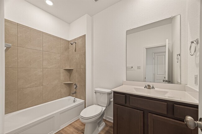 Building Photo - 1010 Schooner St