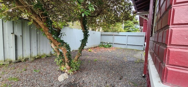 Building Photo - Single Family Fully Furnished Home with Al...