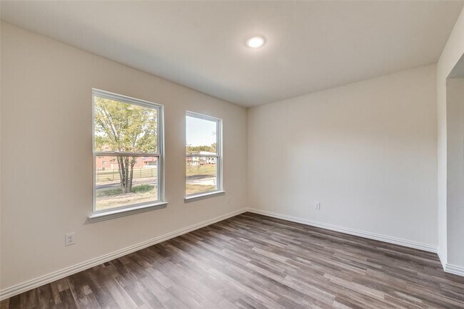 Building Photo - 2035 Clay St