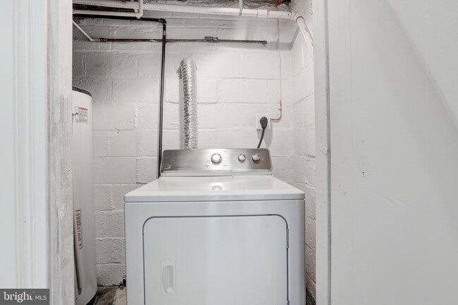 Building Photo - 227 Willow Ave