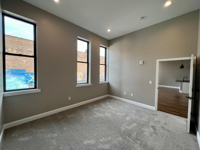 Building Photo - 33 E Northampton St