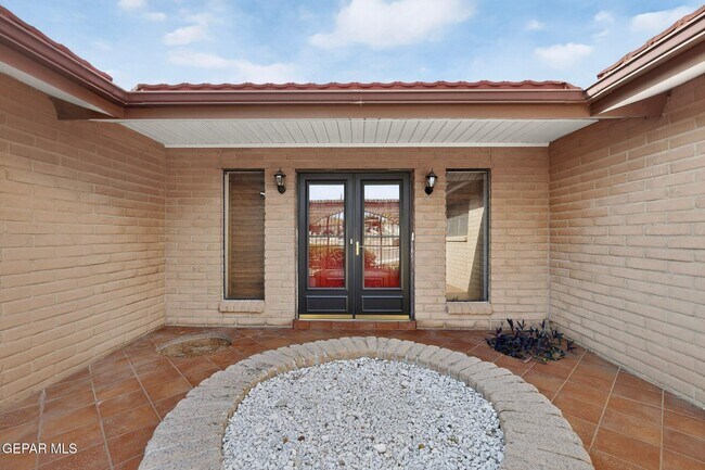Building Photo - 4536 R L Shoemaker Dr