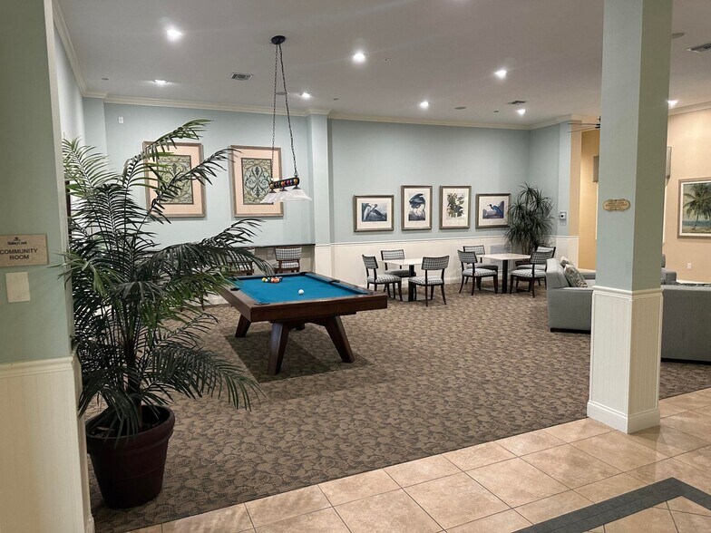 Building Photo - 1454 S Jeaga Dr