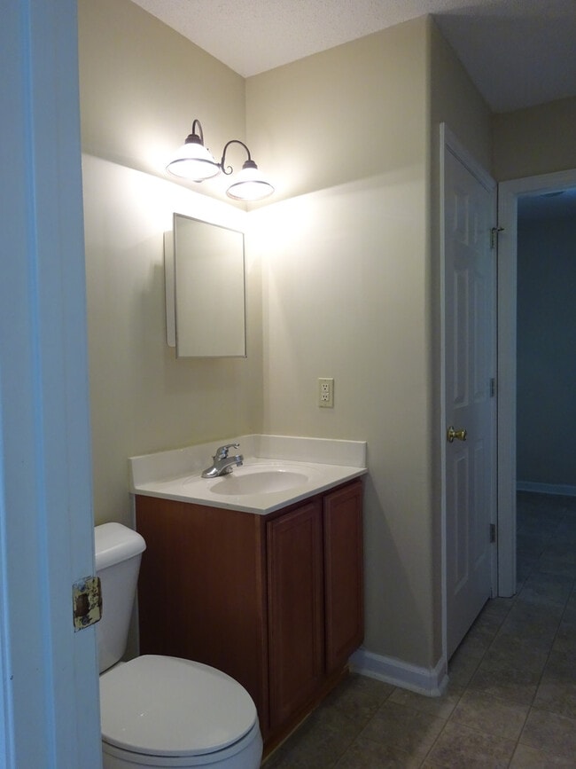 Building Photo - Beautiful 3BR/2Bath with Bonus Room!