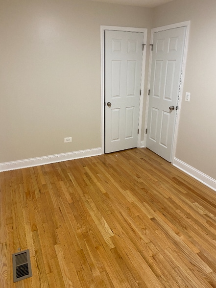 Building Photo - 2119 N Mason Ave