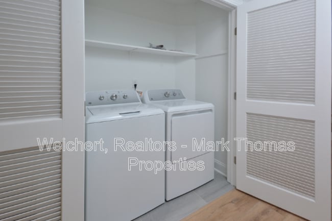 Building Photo - 210 Bridgefield Pl