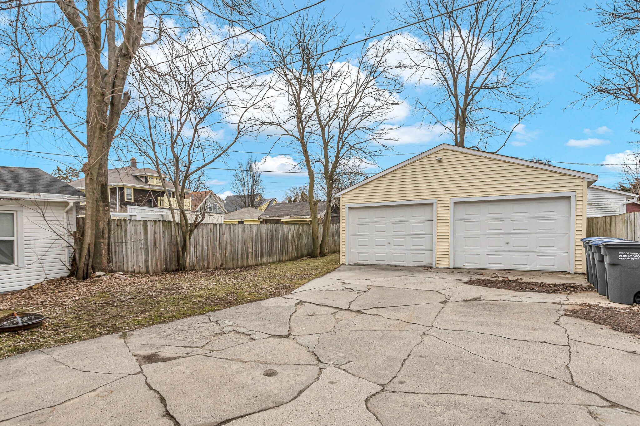 Building Photo - 817 Bell Ave