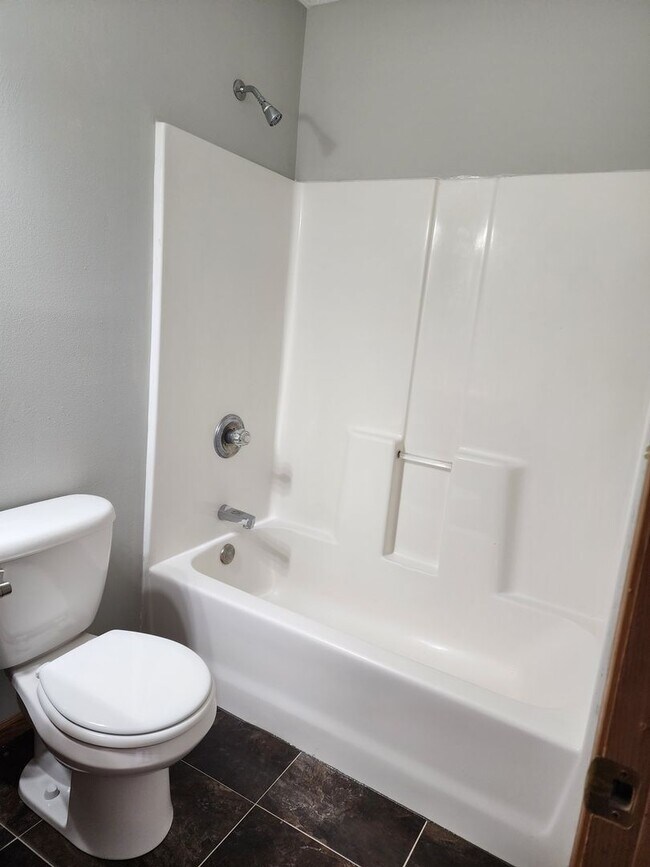 Building Photo - Newly Renovated! 3 Bedroom, 2 Bath, 2 Car ...