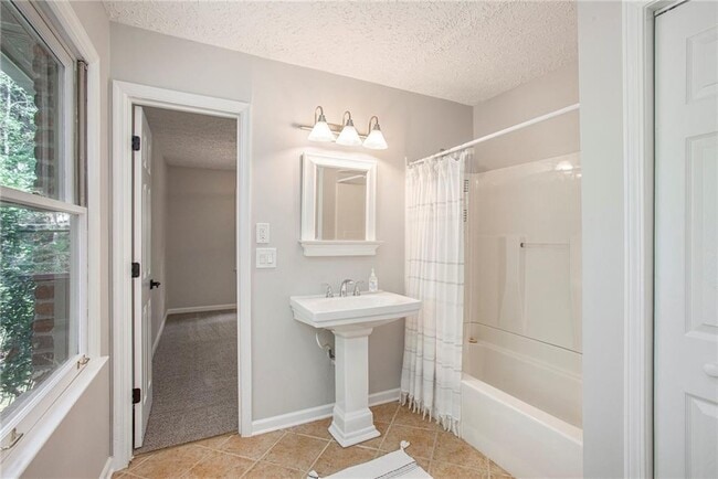 Building Photo - 390 Waverly Hall Cir