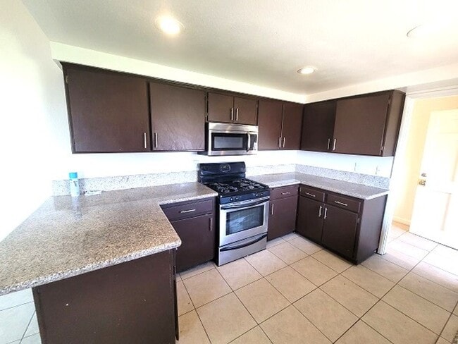 Primary Photo - Renovated Single Story House - Close to Fr...