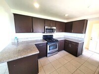 Building Photo - Renovated Single Story House - Close to Fr...