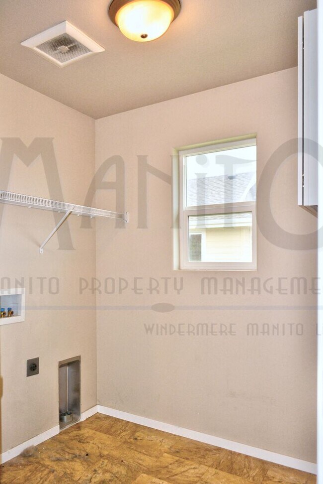 Building Photo - **COMING SOON** Eagle Ridge Gem