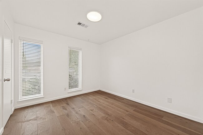 Building Photo - 10823 Sandstone St