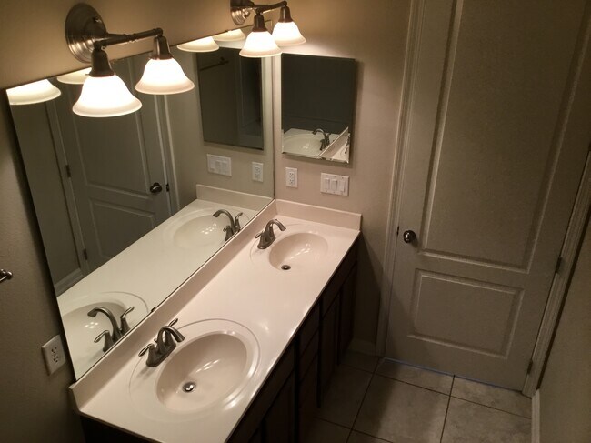 Building Photo - 3786 Ringneck Dr