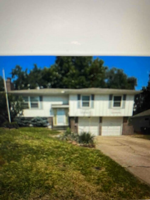 Building Photo - 8801 Grandview St