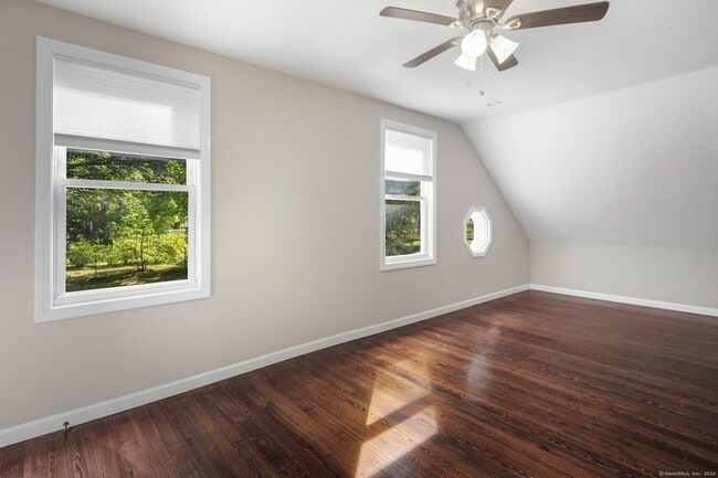 Building Photo - 884 Highland Ave