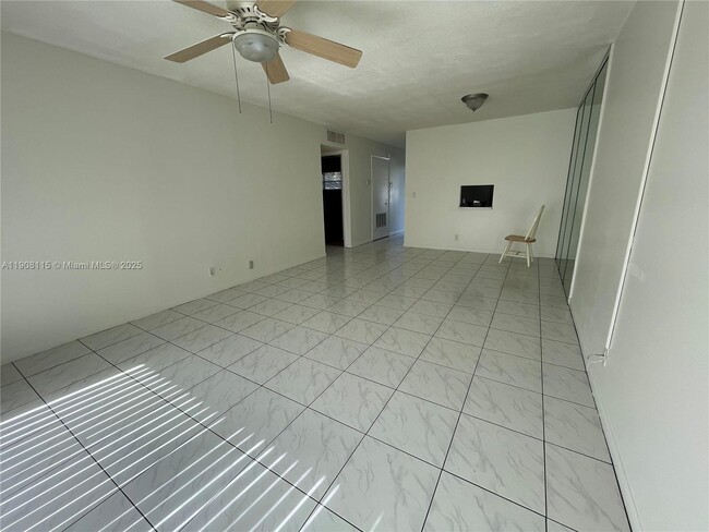 Building Photo - 4200 NW 3rd Ct