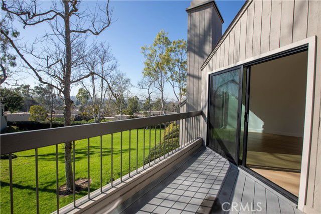 Building Photo - 7 Sweetwater