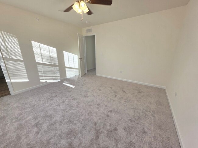 Building Photo - 5919 Hawkweed Dr