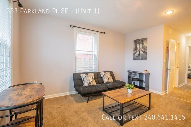 Building Photo - 333 Parkland Pl SE