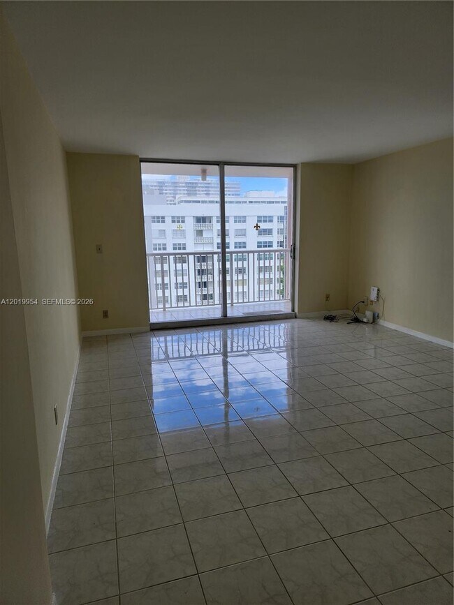 Building Photo - 3161 S Ocean Dr