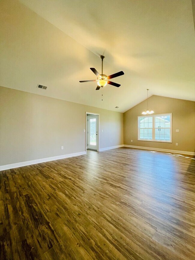 Building Photo - 1 year New 3bd / 2ba w/ high end finishes, right in the heart of Conway!!