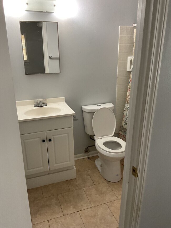 Building Photo - Charming Corner-Lot Rental in Vista Terrace!