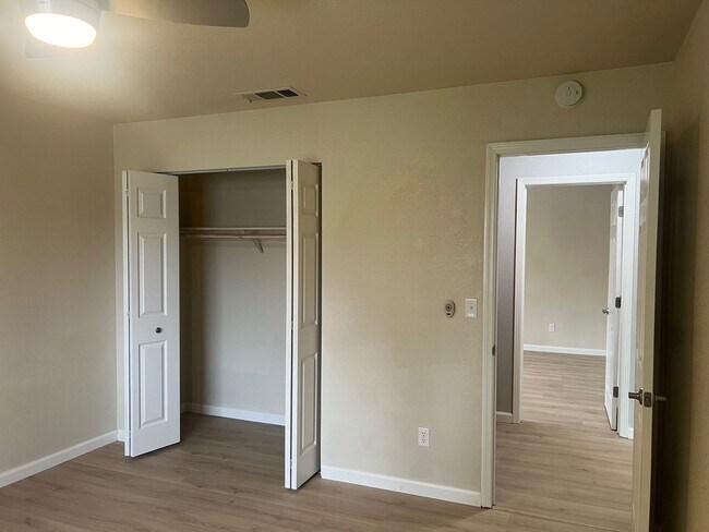 Building Photo - 4446 Tralee Ln