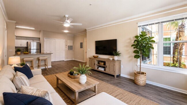 Building Photo - 4142 Central Sarasota Pky