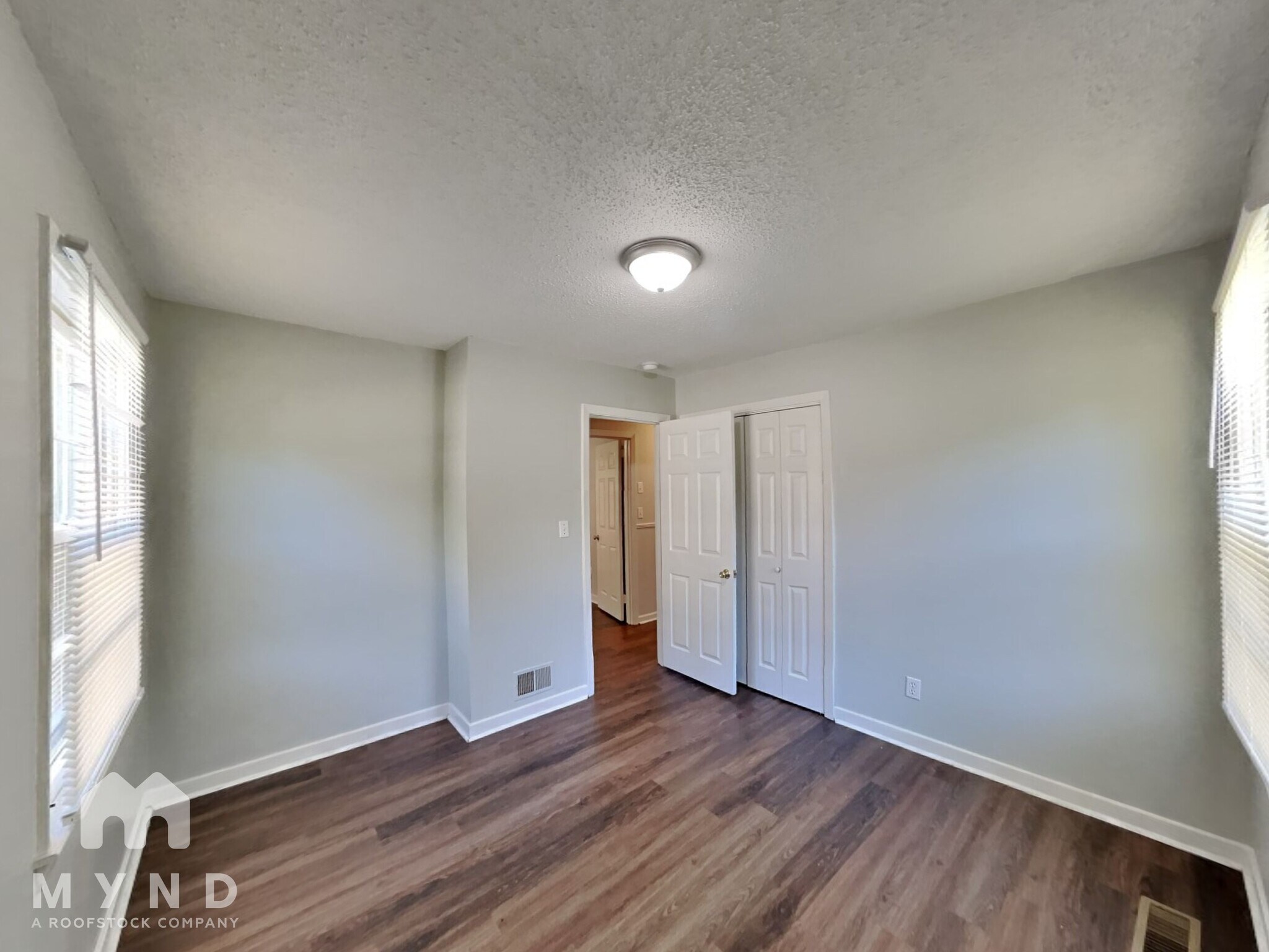Building Photo - 217 Marshall Dr