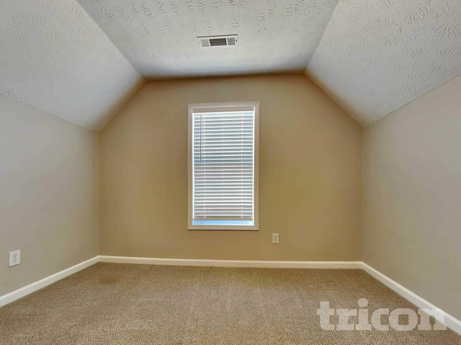 Building Photo - 265 Wisteria Way