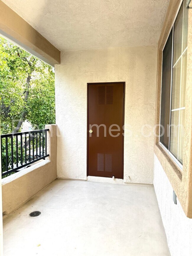 Building Photo - 10728 Sabre Hill Dr