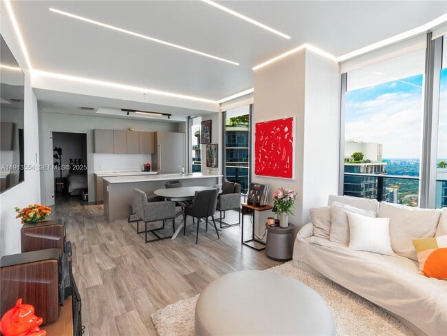 Building Photo - 801 S Miami Ave