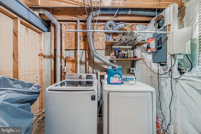 Building Photo - 708 Pine Drift Dr