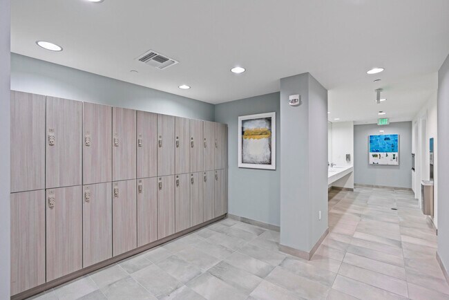 Building Photo - 2700 Donald Ross Rd