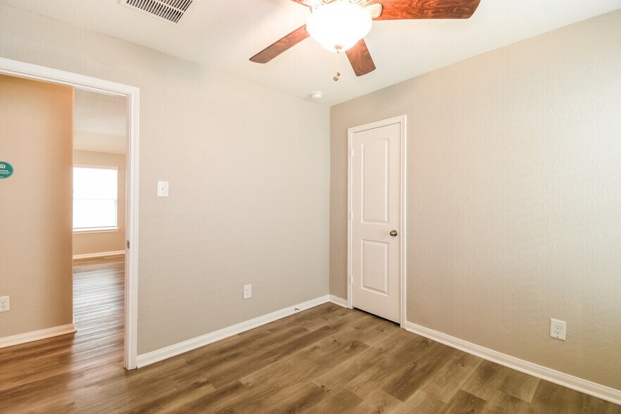 Building Photo - 10339 Spruce Villa Trce