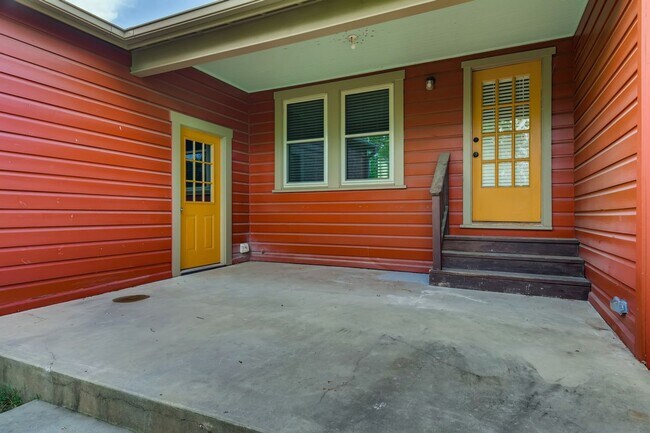 Building Photo - Minutes From Woodlawn Lake - 4 miles from ...