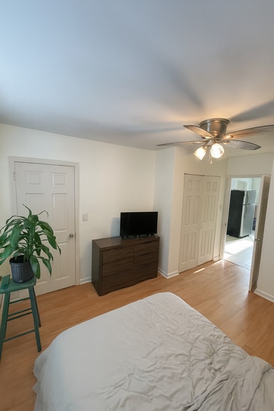 Primary Bedroom - 85 Laidlaw Ave