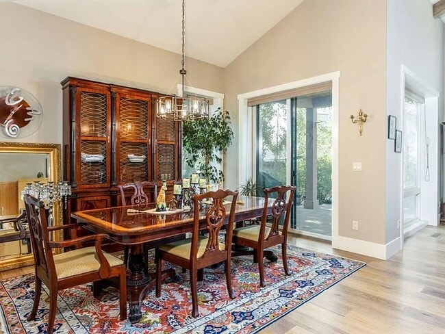 Building Photo - Spacious Tetherow Home with Community Amenities