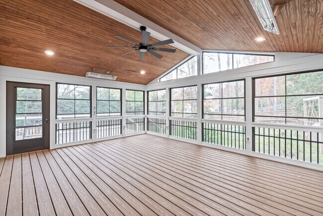 Building Photo - 3800 Terrebonne Ct