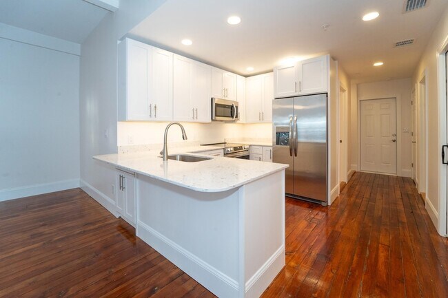 Building Photo - 11 Aviles St