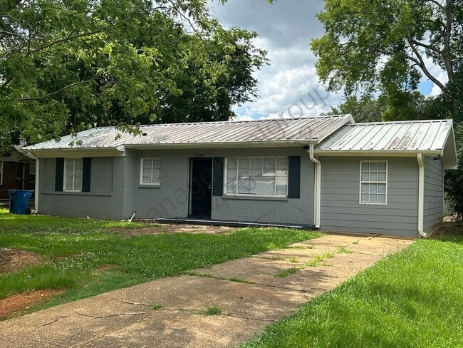 Primary Photo - Great Home - New on The Market!!