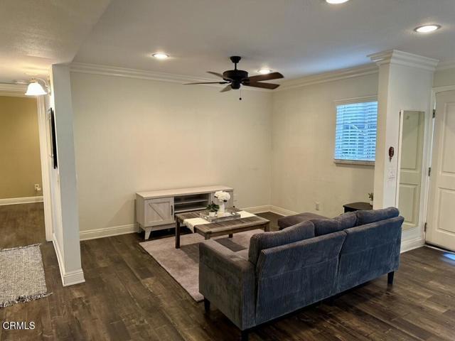 Building Photo - 355 N Maple St