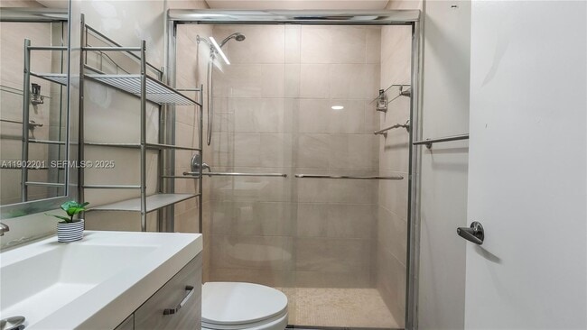 Building Photo - 5596 SW 28th Terrace